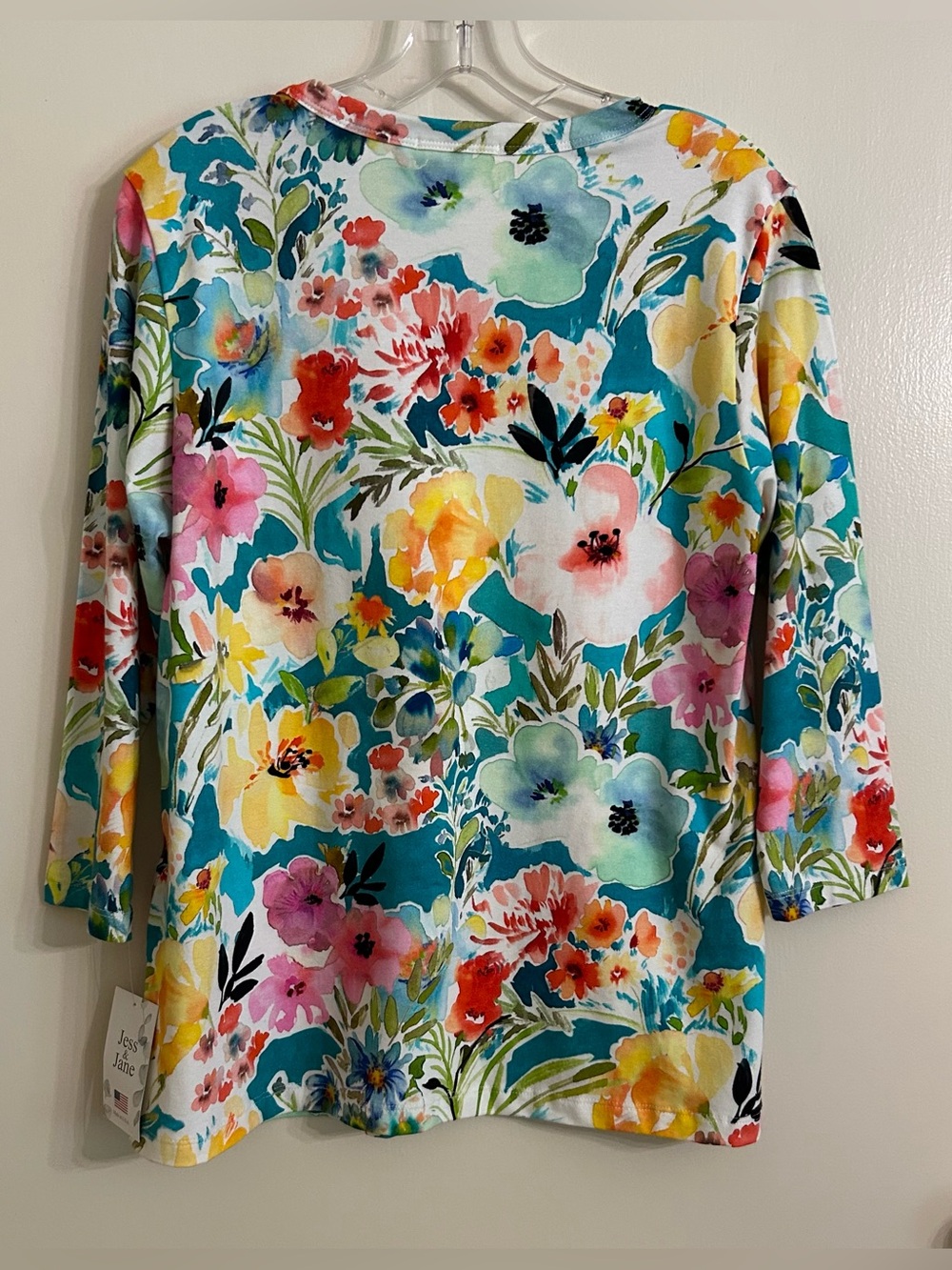Jess & Jane Blooming V -Neck Top - Picture 4 of 10